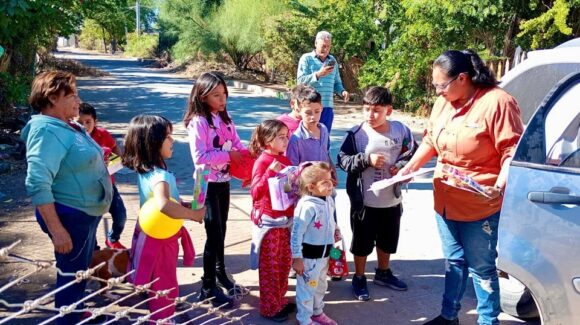 Celebran el ‘Día de Reyes’ con entrega de juguetes en tres sectores de Empalme
