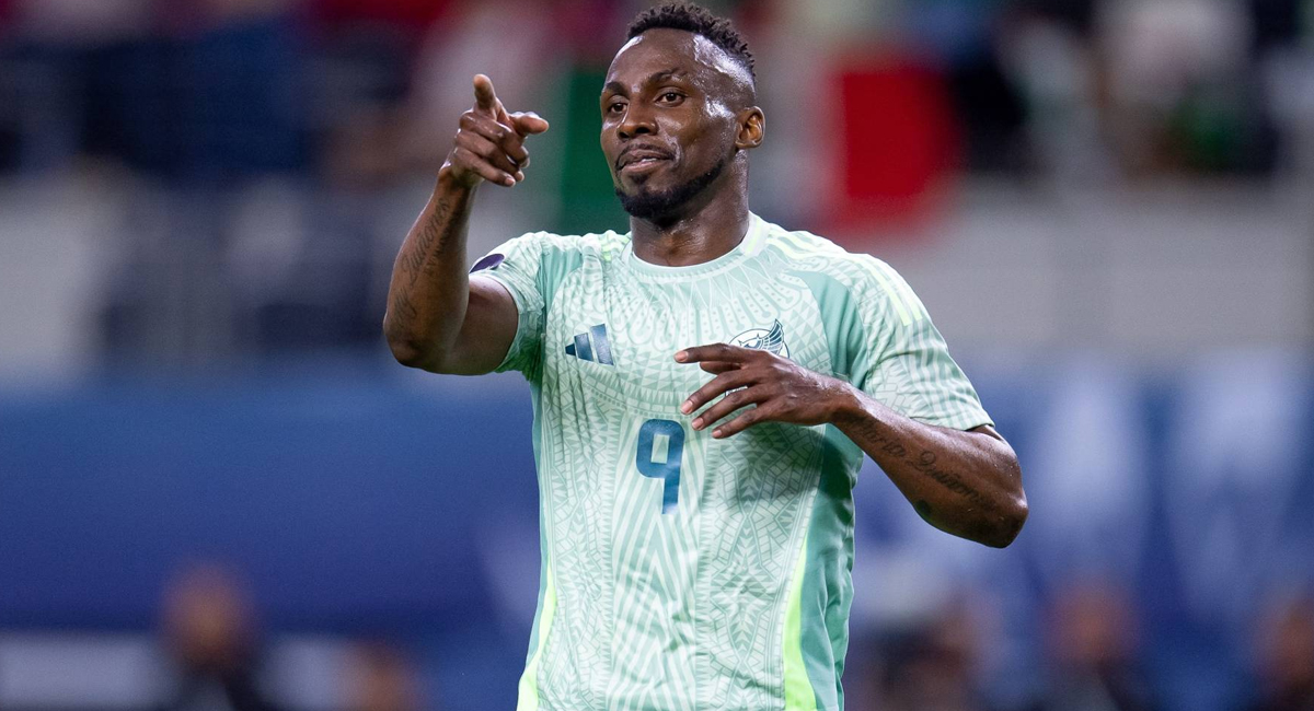 Julián Quiñones habló sobre como es su relación con Javier Aguirre en la Selección Mexicana