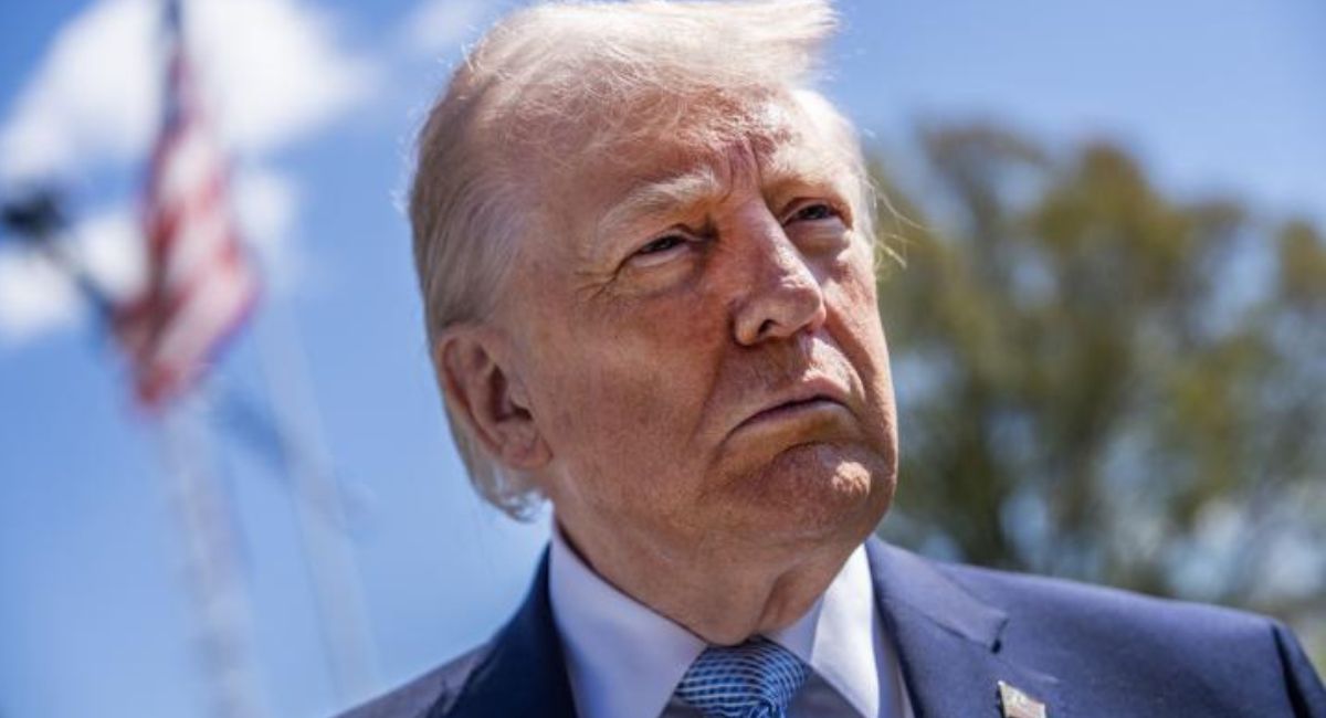 ¡Lo vuelve a hacer! Donald Trump publica imagen de Jesús abrazándolo hecha con IA