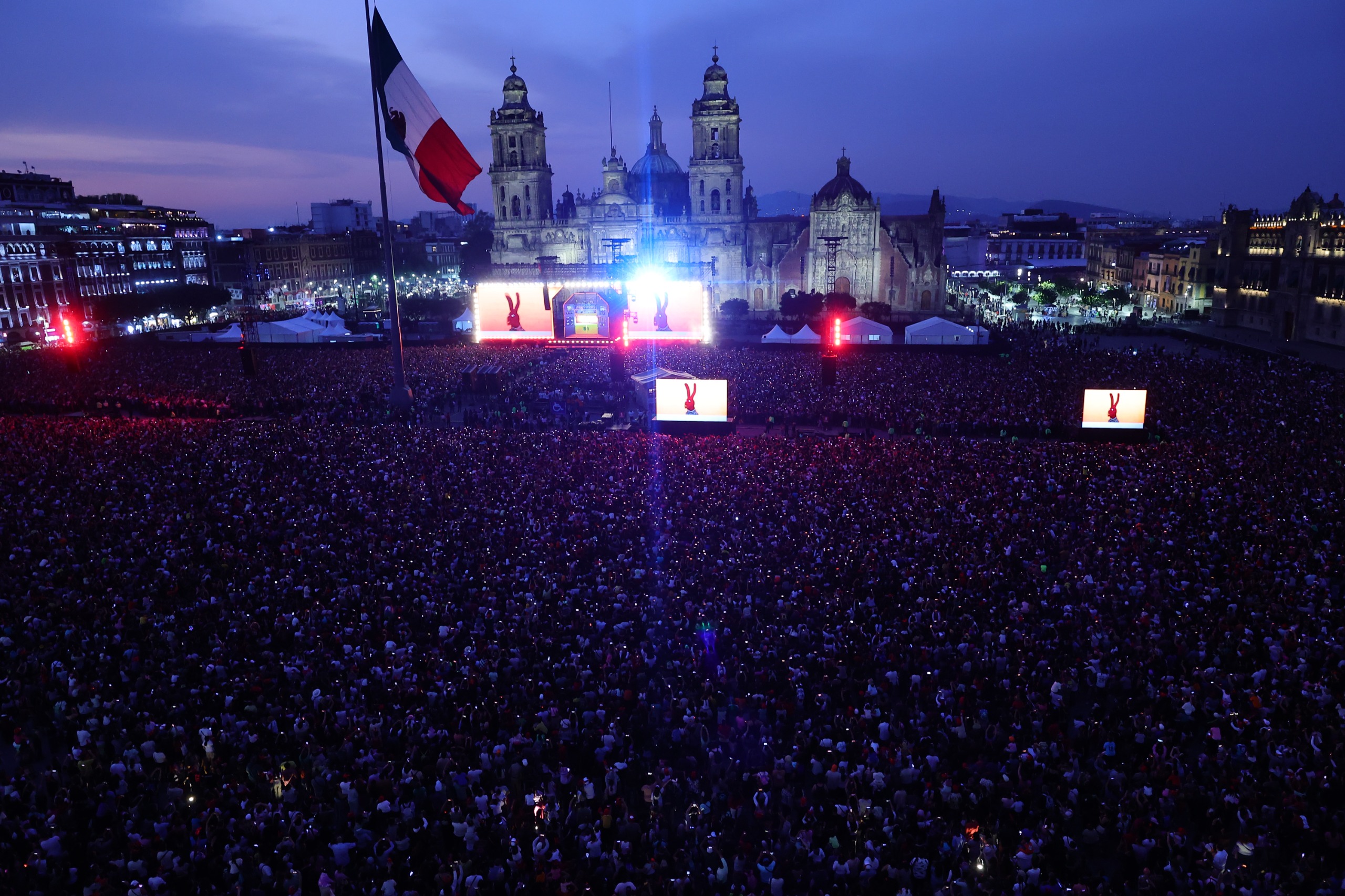 ¡Todo un éxito! 31 Minutos reúne a 200 mil personas en Día del Niño en el Zócalo de CDMX.