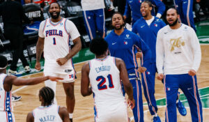Embiid y los 76ers se impone a los Celtics y llevan de regreso la serie a Filadelfia