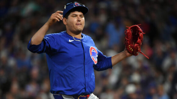 Con joya del mexicano Javier Assad, los Cubs apalean a los Rays y emparejan la serie