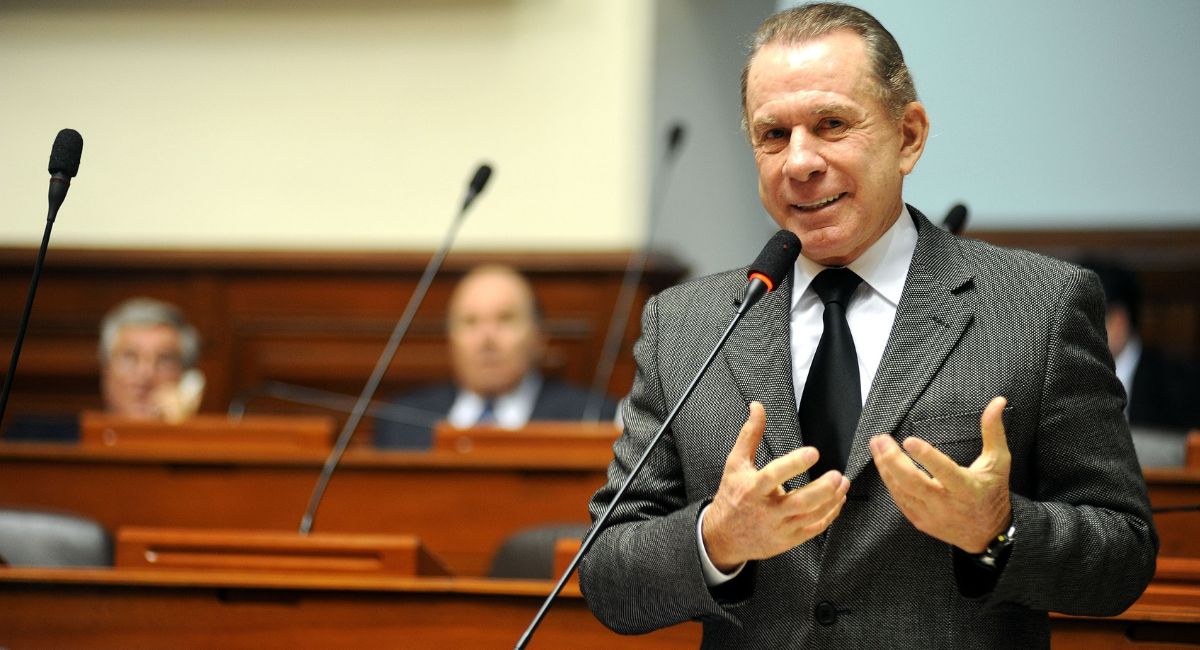 "Abrazos, no balazos": Ricardo Belmont, candidato presidencial peruano, adopta la famosa frase de AMLO