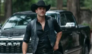 VIDEO: Actor de ‘La Rosa de Guadalupe’ golpea a reportero y ¿será demandado como Livia Brito?