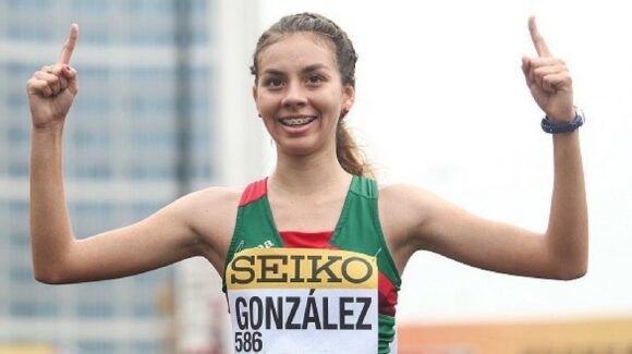 Alegna González logra oro en marcha atlética en Penn Relays 2026