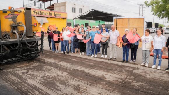 ‘Toño’ Astiazarán arranca recarpeteo de la calle Pedro Salazar con inversión de 2.2 mdp