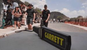 Colocan detectores de metales en Teotihuacán para mayor seguridad tras recientes hechos violentos contra turistas