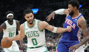 Los Celtics y Tatum aplastan a los 76ers y toman ventaja en su serie de playoffs de la NBA