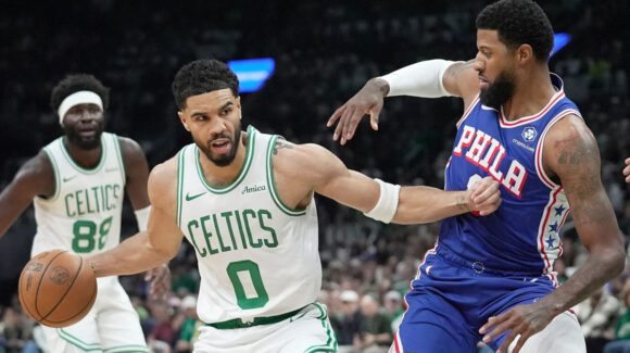 Los Celtics y Tatum aplastan a los 76ers y toman ventaja en su serie de playoffs de la NBA