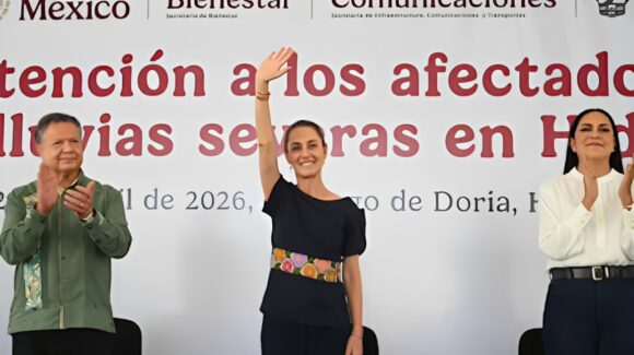 Claudia Sheinbaum recibe críticas en su visita en Hidalgo por falta de medicamentos