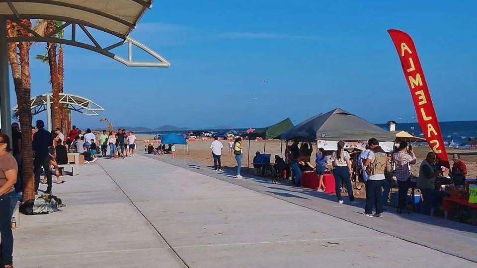 Comerciantes ven gran potencial en el malecón de playa El Cochórit
