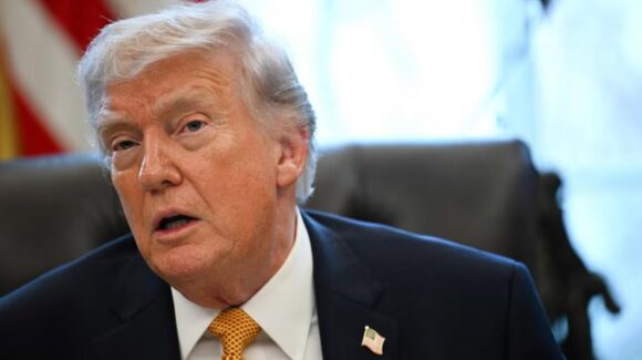 “Con un poco más de tiempo podemos abrir el Estrecho de Ormuz”: Trump afirma que tomará el petróleo