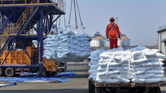 China intensifica inspecciones aduanales en fertilizantes por irregularidades
