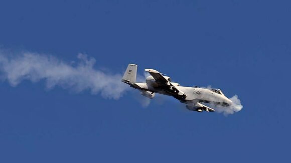 Avión de combate de Estados Unidos se estrella cerca del Estrecho de Ormuz