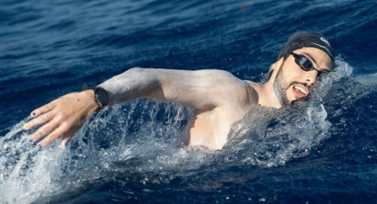De Cozumel a Cancún, David Olvera nadó más de 80 kilómetros en mar abierto