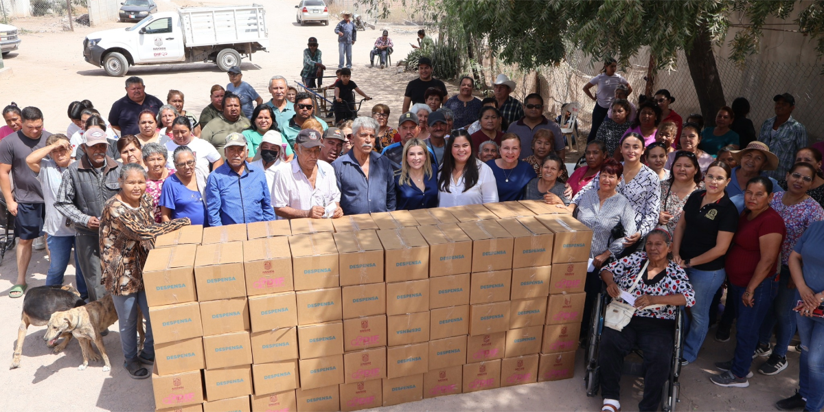 DIF Navojoa durante su visita a la colonia 16 de septiembre