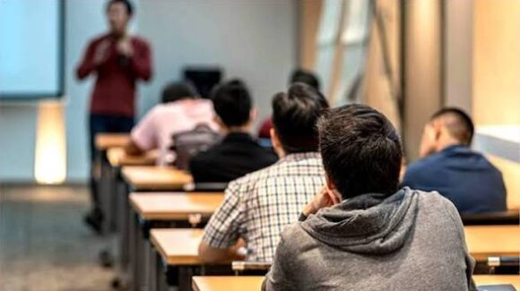 Docentes universitarios mexicanos: más del 70 por ciento labora en condiciones de precariedad