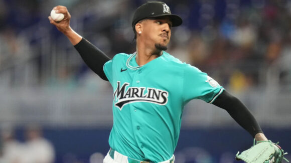 Pérez le gana duelo a Misiorowski y Marlins superan a los Brewers para frenar su racha perdedora