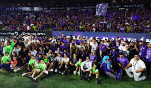 Mazatlán FC regala una última alegría a su afición y se despide de casa con dramático triunfo ante el Toluca