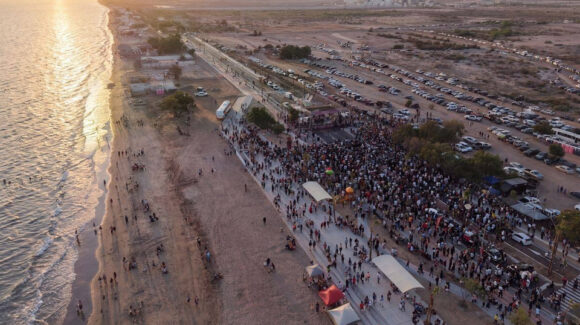 Playa El Cochórit mantiene buena afluencia de visitantes tras inauguración de malecón turístico