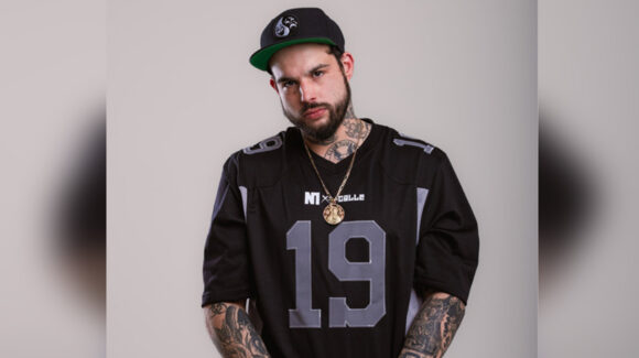 VIDEO: Emiliano Aguilar abandona furioso un evento en su honor y revela el indignante motivo