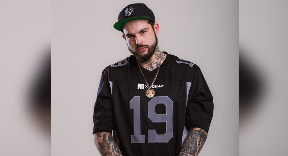 Emiliano Aguilar abandona furioso evento en su honor