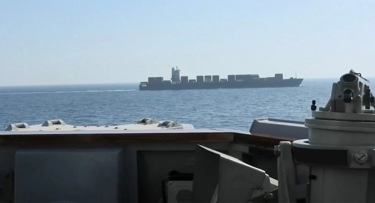 Estados Unidos ataca buque iraní cerca del Estrecho de Ormuz; habrá represalias  