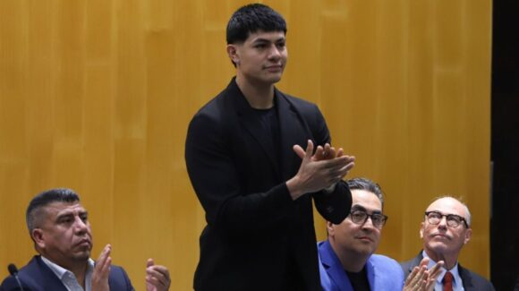 “Estoy aquí para cambiar el chip de los morros”: El Bogueto participa en foro de la Cámara de Diputados