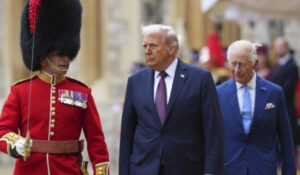 VIDEO: Exhiben grosería de Donald Trump al Rey Carlos III y su esposa, la Reina Camilla frente al Congreso