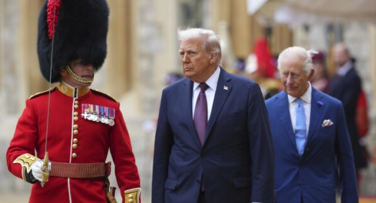 Exhiben a Donald Trump al hacerle grosería al Rey Carlos III y la Reina Camilla