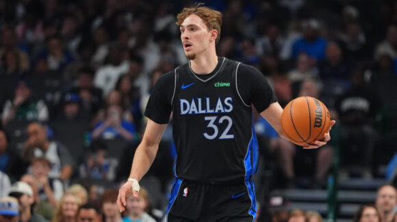 Sin sorpresas; Cooper Flagg, de los Mavericks gana el premio al Novato del Año de la NBA