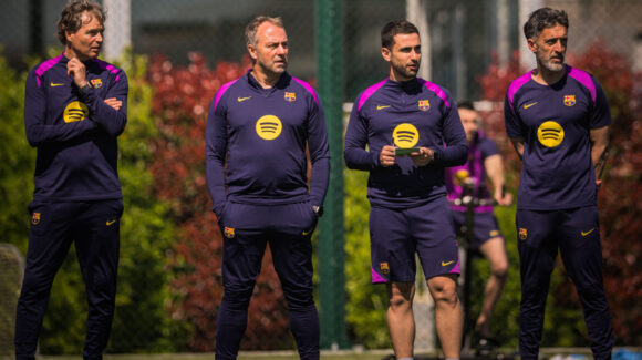 Hansi Flick responde a Álvaro Arbeloa tras sus críticas al Barcelona: “Me centro en mi equipo”