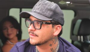 Fotos exclusivas de TRIBUNA de la llegada de Christian Nodal se vuelven virales