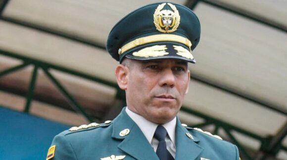 Ex Comandante colombiano Eduardo Zapateiro enfrenta imputación por acoso sexual