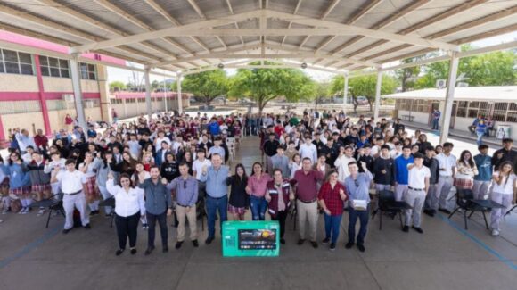 Gobierno de Sonora fortalece el emprendimiento juvenil con entrega de apoyos