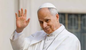 “Hay que tratarlos como seres humanos, no como animales”: León XIV alza la voz por los migrantes