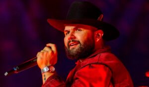 Carin León exhibe error de producción en Supernova Génesis 2026 tras fallas de audio