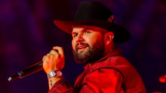 Carin León exhibe error de producción en Supernova Génesis 2026 tras fallas de audio