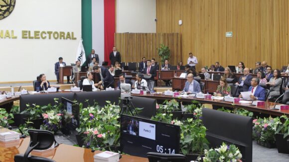 Tres nuevos consejeros del INE inician labores en comisiones