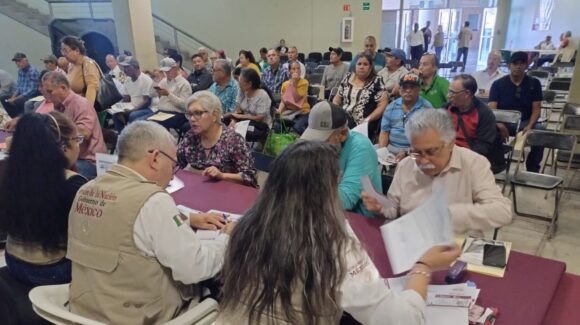 Inicia entrega de tarjetas de pensiones para adultos mayores y mujeres bienestar en Sonora