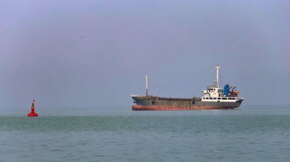 Guerra en Medio Oriente: Irán da paso a barcos iraquíes en Ormuz, pero mantiene BLOQUEO