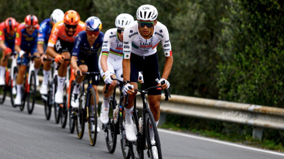 Isaac del Toro regresa a las competencias; será líder del UAE Team Emirates en la Vuelta al País Vasco 2026