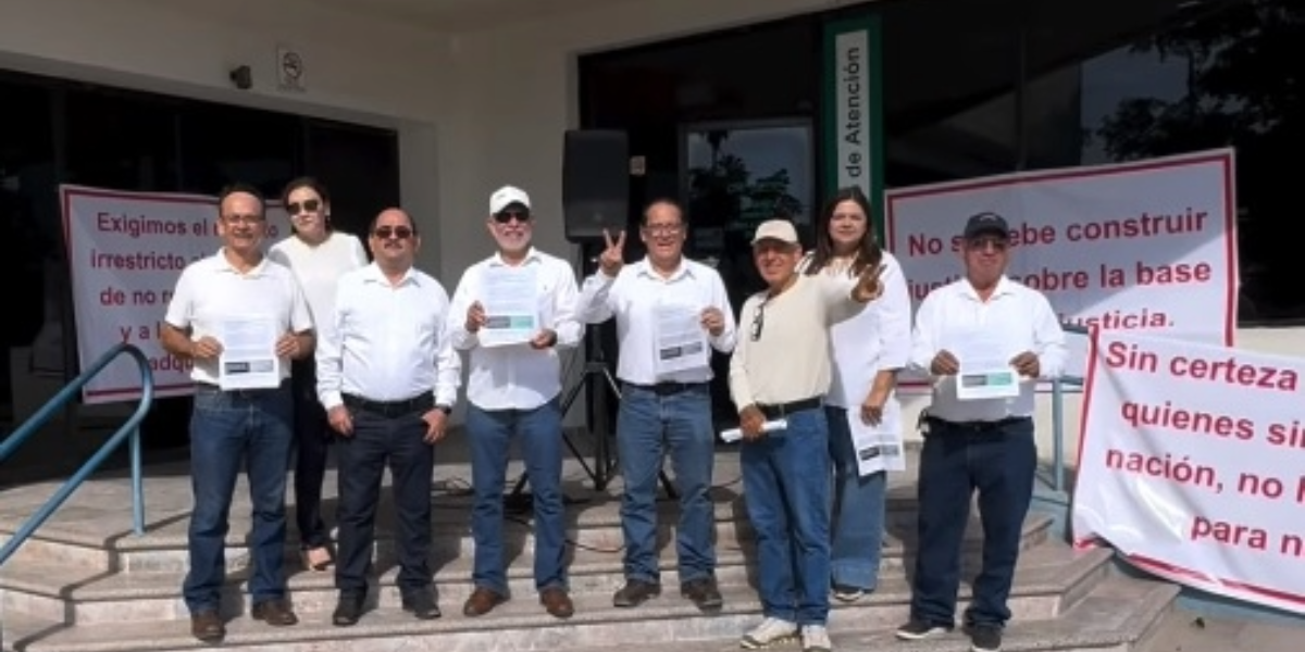 Jubilados se manifestaron en las oficinas de la CFE en Navojoa