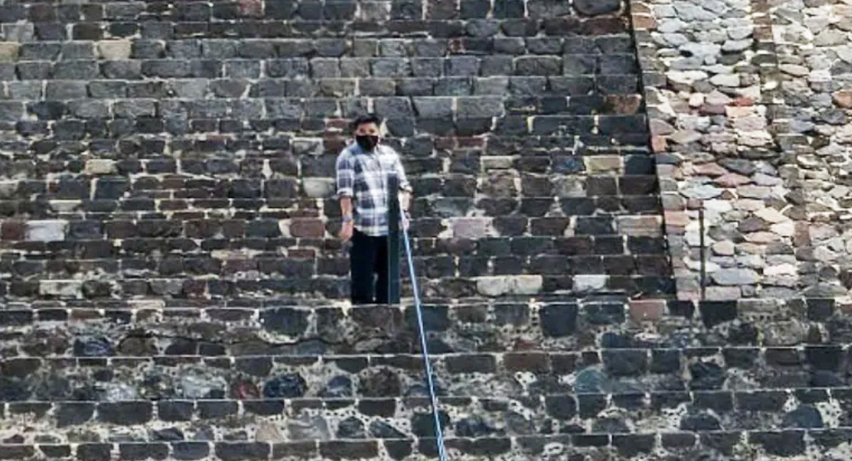 Imagen del agresor captada en medio de los disparos contra turistas