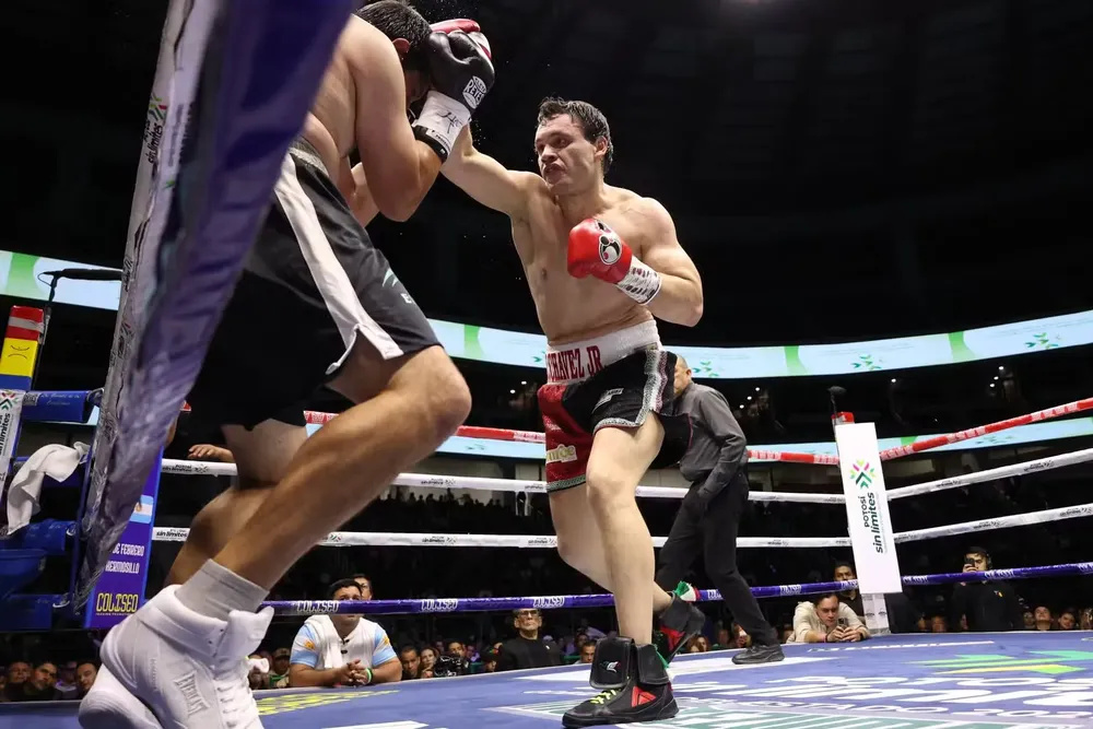 Julio César Chávez Jr a los 40 años promete vencer a Jhon Caicedo en el ring.