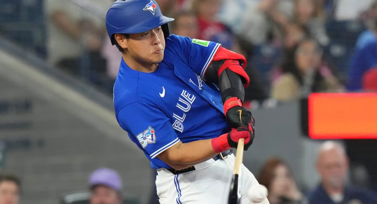 Kazuma Okamoto comandó la ofensiva de los Blue Jays en su triunfo sobre Cleveland