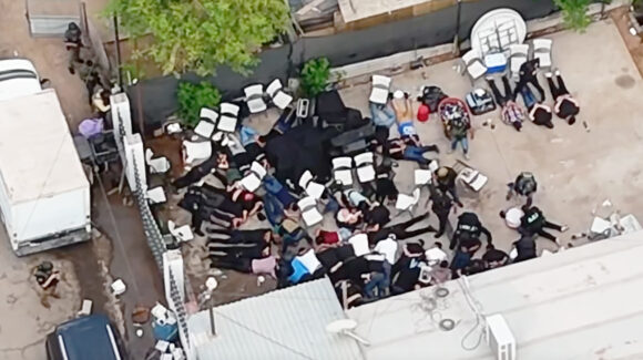 Capturan en Mexicali a ‘El Mike’, líder de Los Rusos; celebraba fiesta junto a otros miembros de la célula criminal