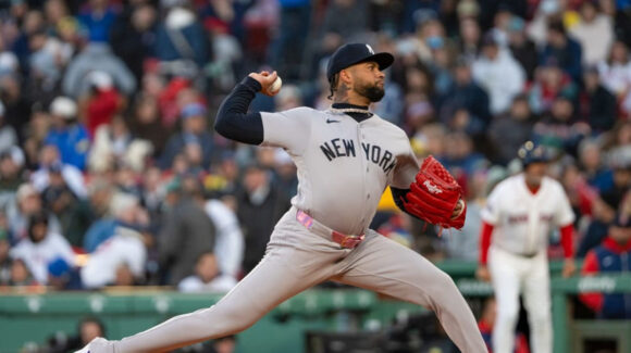 MLB: Luis Gil lanza una joya y los Yankees pegan primero en su serie ante los Red Sox