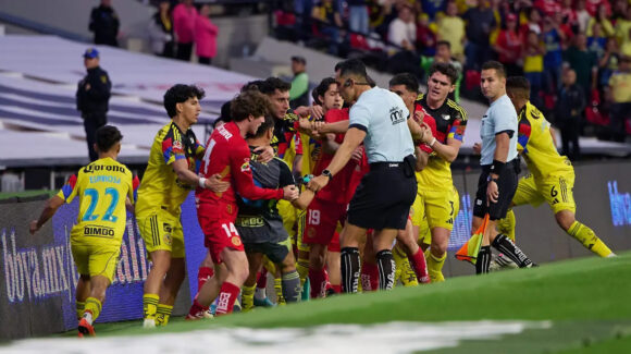 FMF revela la sanción contra jugadores del Toluca y América tras su batalla campal en el Estadio Banorte