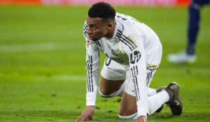 Real Madrid pierde a Kylian Mbappé; lesión complica la pelea por el título de LaLiga